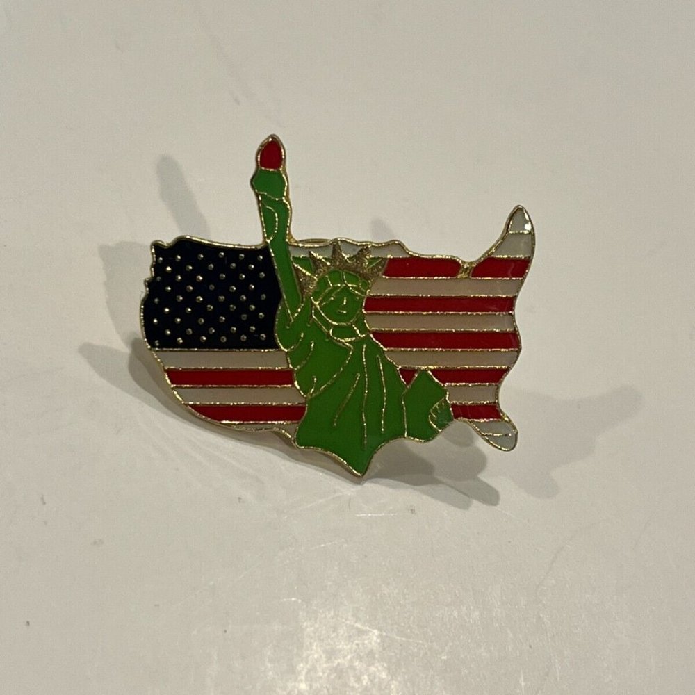 USA Map Country Flag with Statue of Liberty Lapel Pin Gold Color Pin, 1 x 1.13"